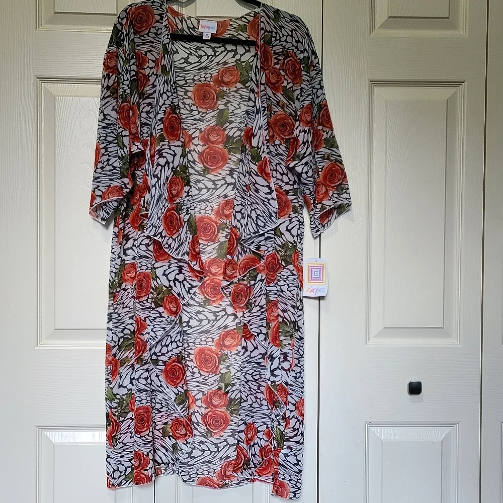 Sheer Kimono Red Roses Black & White Amazing Elegant Polyester Medium NWT Rare - Picture 1 of 5